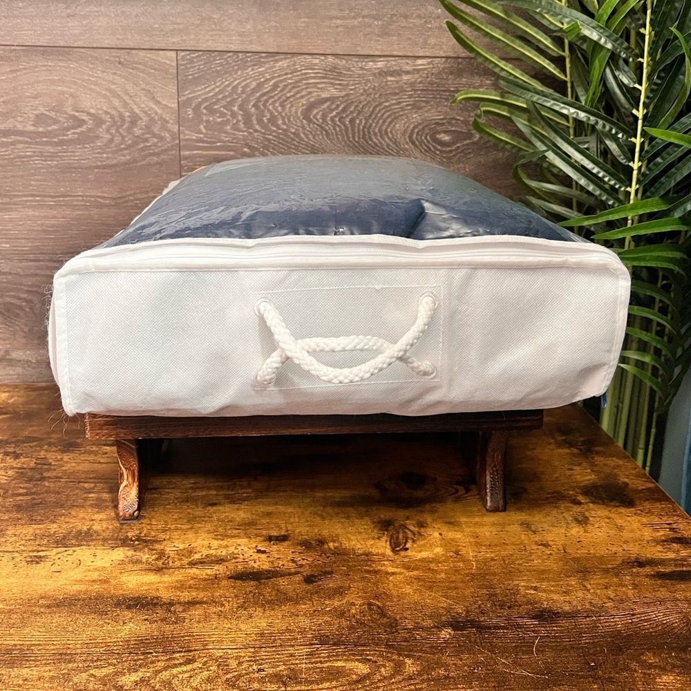 The Company Store LaCrosse Down Light Warmth Comforter, Queen in Navy Blue. New! - Picture 7 of 12